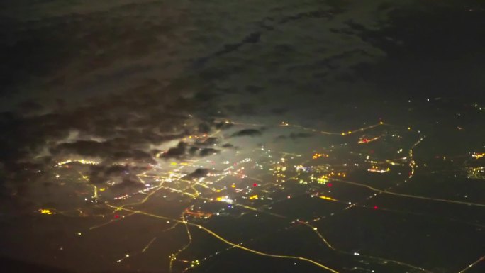 飞机 夜景 航拍 云层 城市 高空