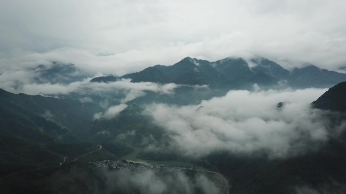 航拍陇南深山