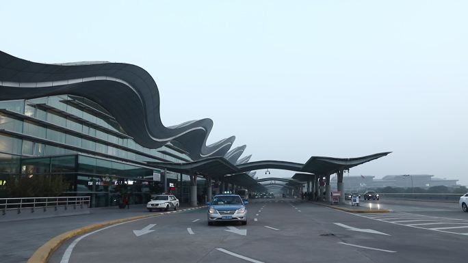 杭州萧山国际机场 高架路 车流