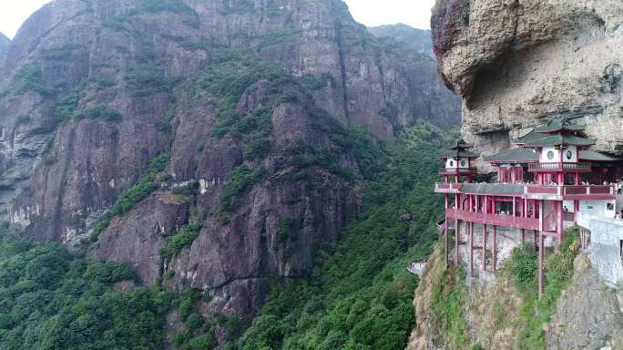 【4K航拍】平和灵通岩悬崖寺庙