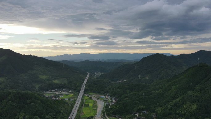 雪峰山隧道延时