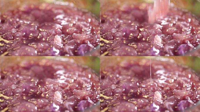 炖煮紫薯银耳羹 (1)