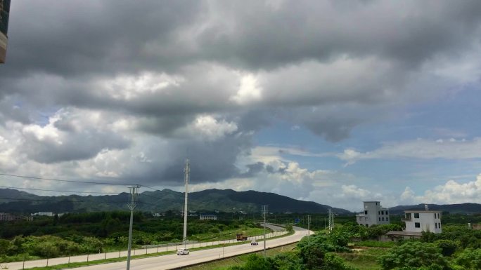 公路天气晴转阴乡村公路