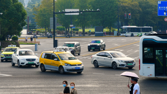 4K原创)城市道路街道交通十字路口车流