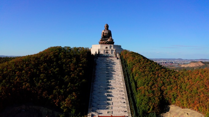 六鼎山金鼎大佛