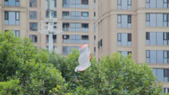 沙河城市公园草坪放风筝