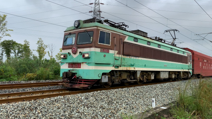 中国铁路运输铁路货运和谐号货运列车4K
