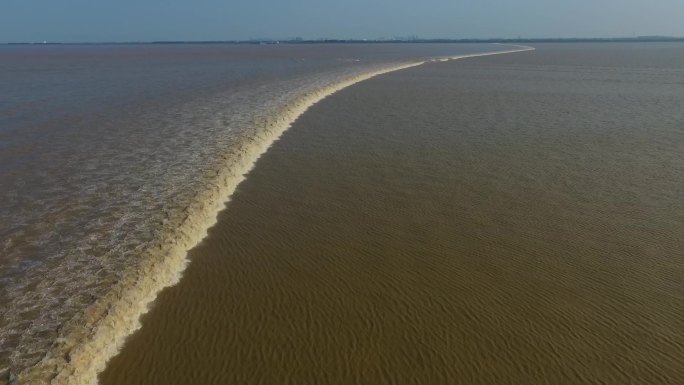 海宁占鳌塔与钱塘江潮水