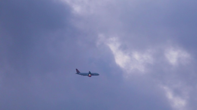 飞机飞行航班飞过天空云海09