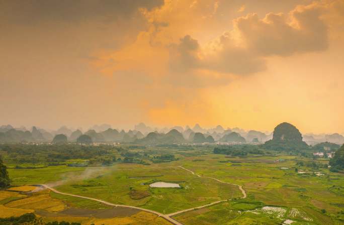 桂林葡萄峰林航拍延时风光风景日落山水片头