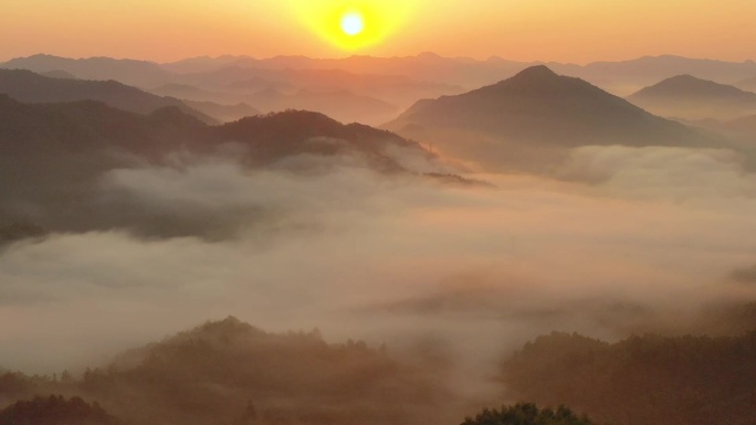 霍山屋脊山云海日出