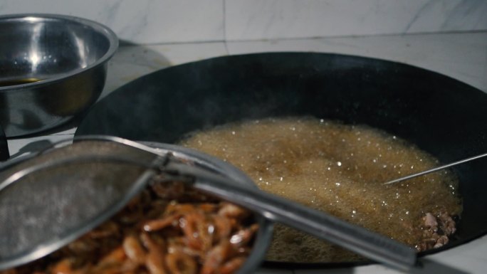 农场厨房油炸食品油炸虾