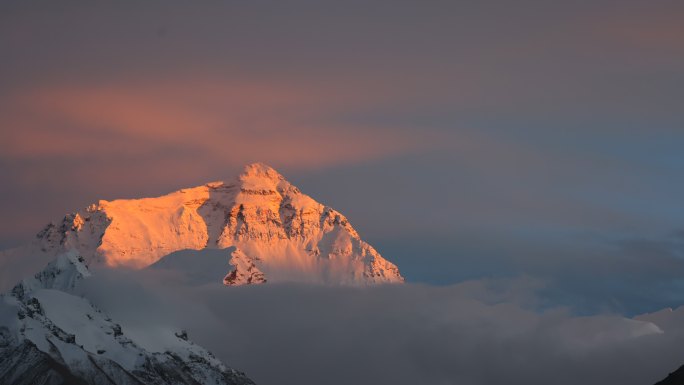 珠穆朗玛峰日照金山4K延时