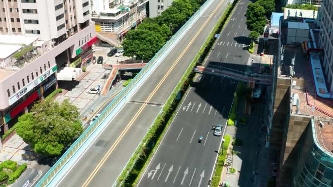 航拍厦门BRT交通车流量少的场景