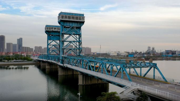 2021年傍晚航拍海门大桥4K