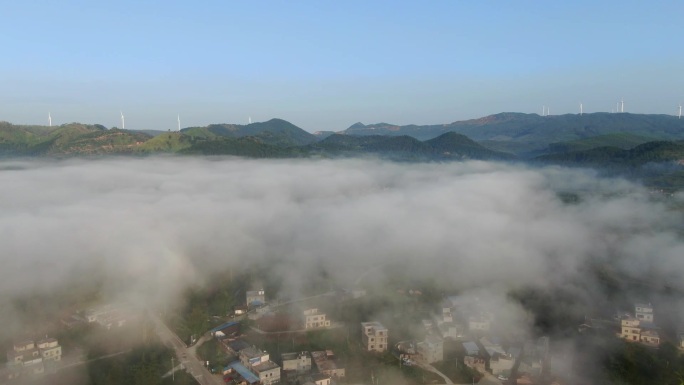 航拍粤北山区的云海