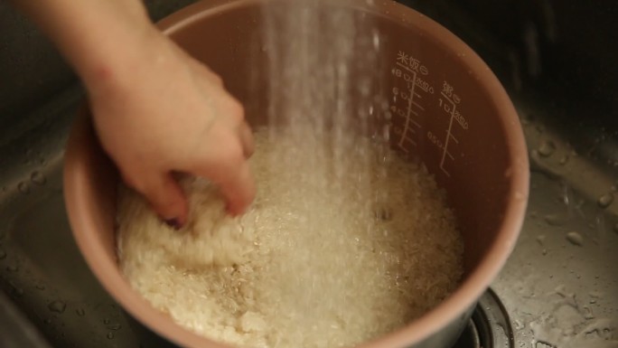 高压锅焖米饭 (2)