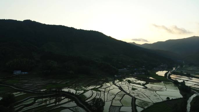 乡村 乡村航拍 山 山峰 山村道路 农田