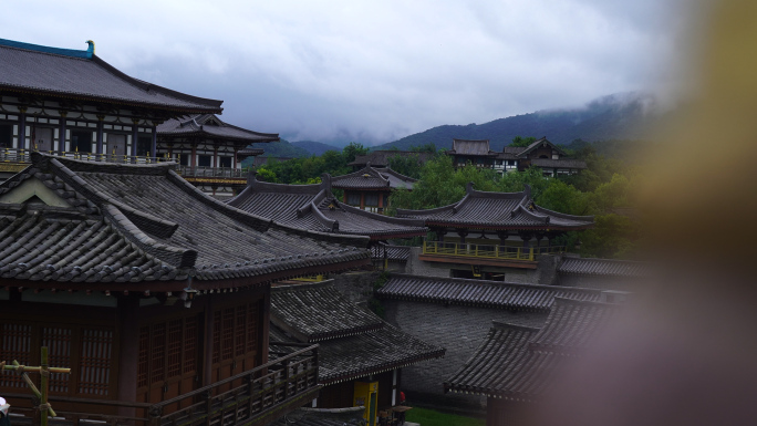 阴雨天古建筑