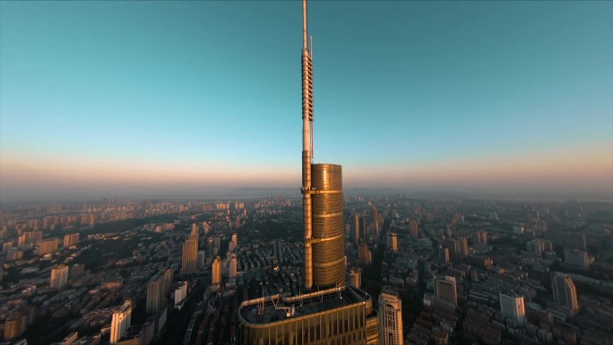 南京紫峰大厦穿越机跳楼视频