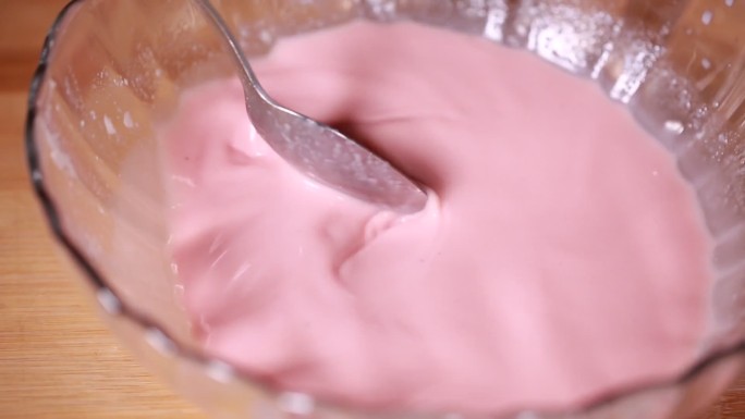 甜品饮料草莓牛奶 (3)