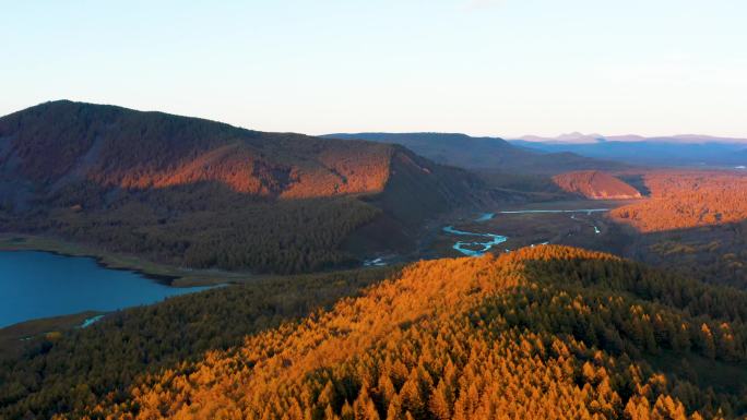 阿尔山国家森林公园乌苏浪子湖秋季夕阳