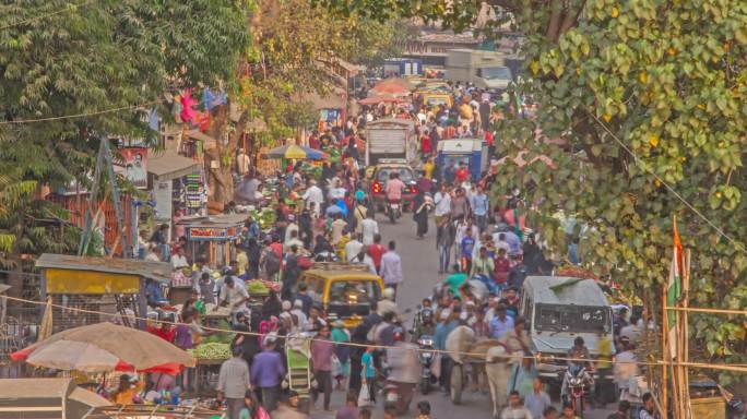 印度孟买达拉维，拥挤的城市街道市场