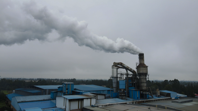 工厂烟囱冒白烟空气污染碳排放碳中和碳达峰