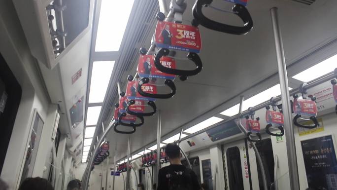 地铁扶手吊环高清视频素材