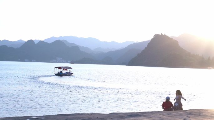 湖边 黄昏 划船 风景 渡口