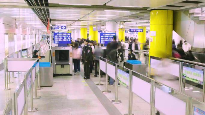 地铁高峰过闸门过安检地铁人流延时上下班