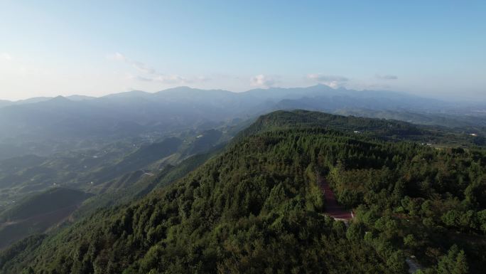 航拍大山深处的风景