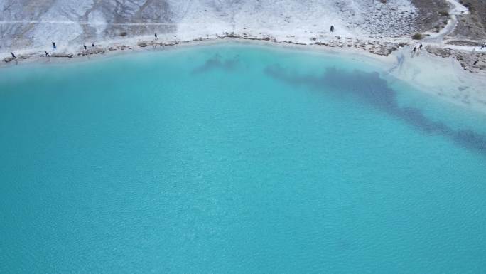 稻城五色湖低角度航拍风景宣传视频