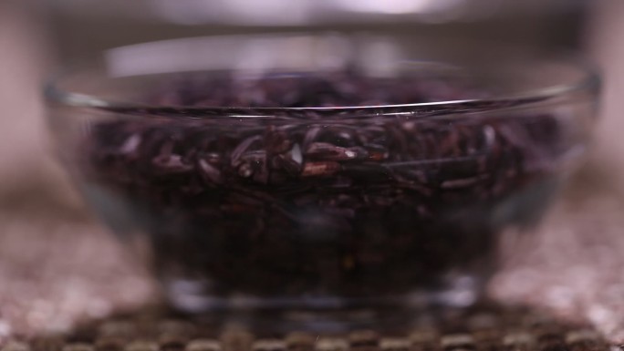浸泡紫米熬紫米粥 (3)