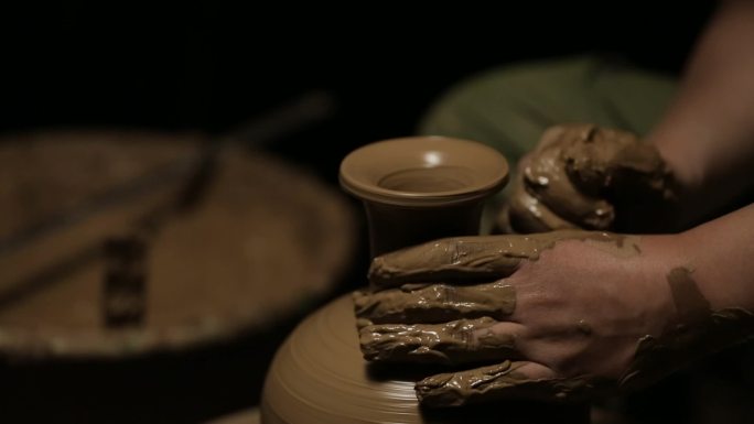 陶瓷黑陶拉胚 陶瓷黑陶制作过程