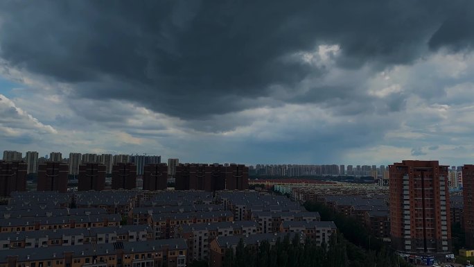 城市乌云下雨延时