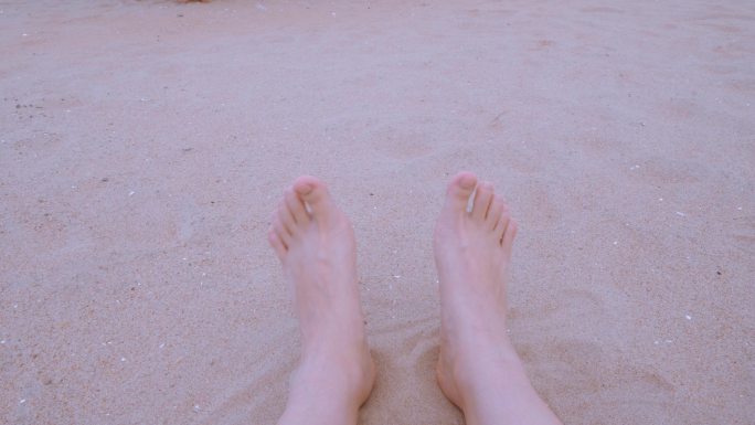 4K-沙滩晒太阳脚丫