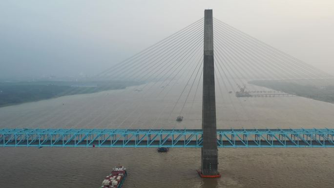 安徽安庆长江铁路大桥风光