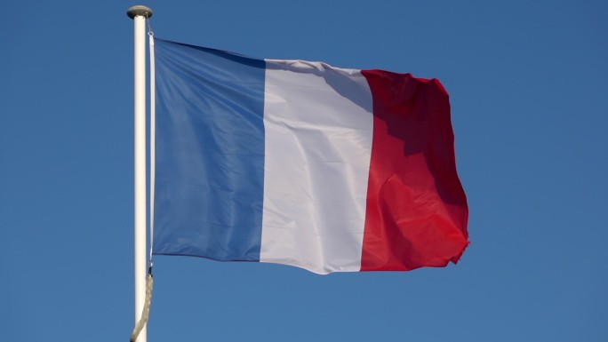 风中的法国国旗飘扬的国旗