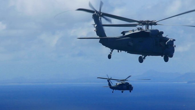 高坡休伊直升机私人飞机螺旋桨援助