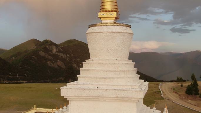 寺庙彩虹航拍神山帕姆岭