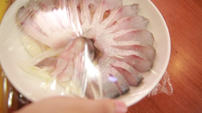 葱姜水腌制孔雀鱼 (9)