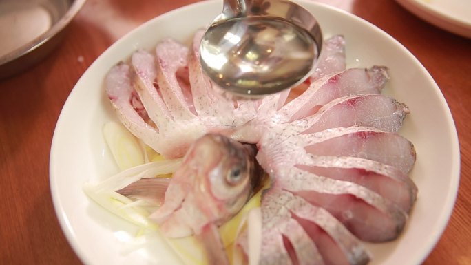 葱姜水腌制孔雀鱼 (8)