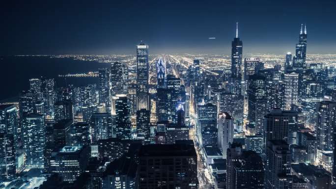 在夜间俯瞰芝加哥的天际线