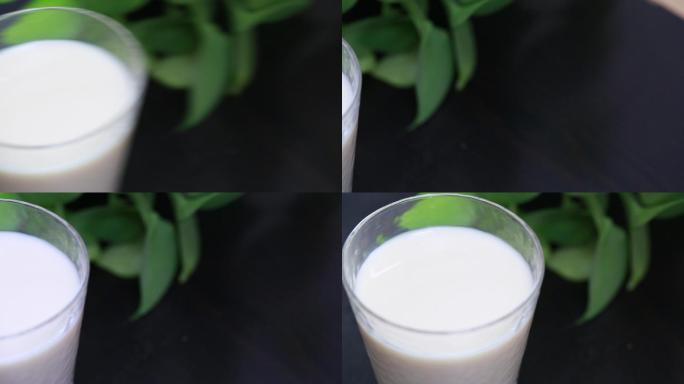 玻璃杯装一杯牛奶 (3)