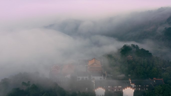 航拍湖南衡阳雨母山赤松观云雾