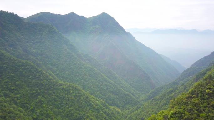 浙江省遂昌航拍白马山云雾山势巍峨