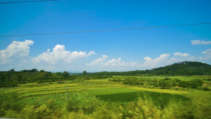 高速行驶的动车高铁火车窗外风景