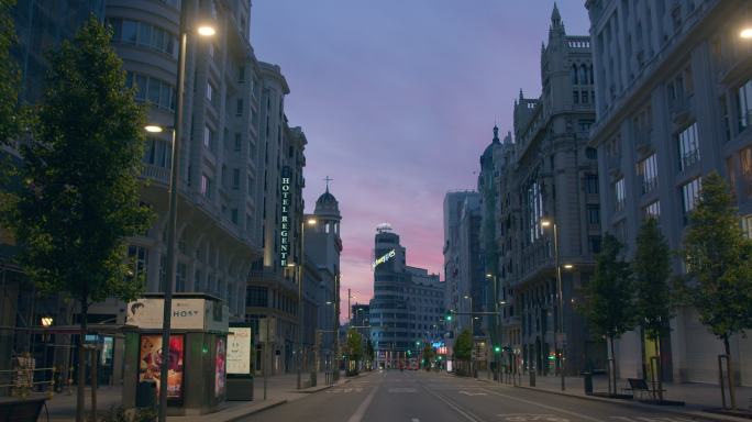 马德里空旷的街道