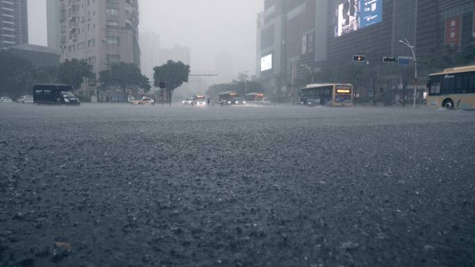 雨中城市街景-慢镜头